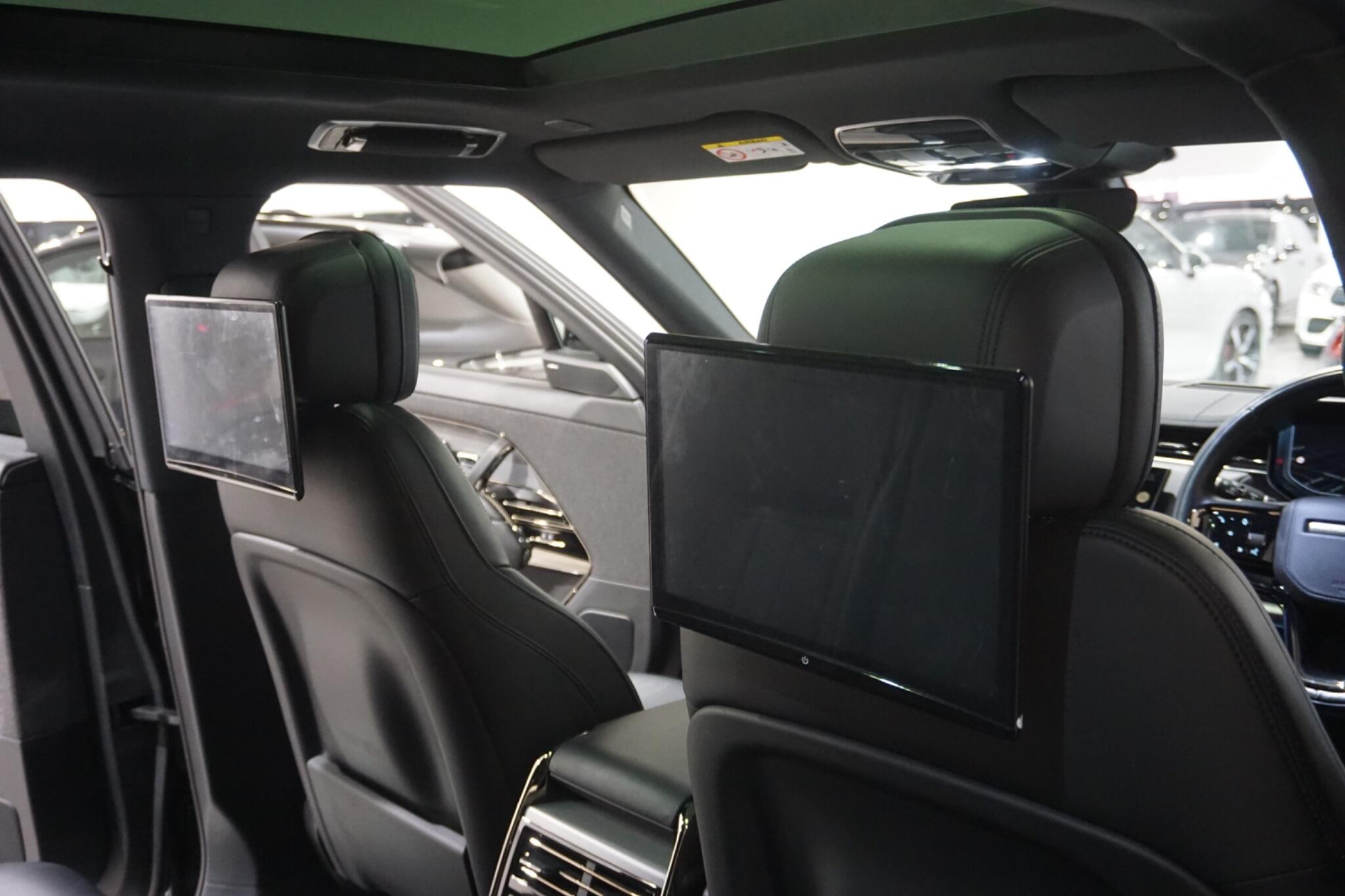 Land Rover Range Rover Sport 3.0 D300 MHEV Dynamic SE SUV 5dr Diesel Auto 4WD Euro 6 (s/s) (300 ps)